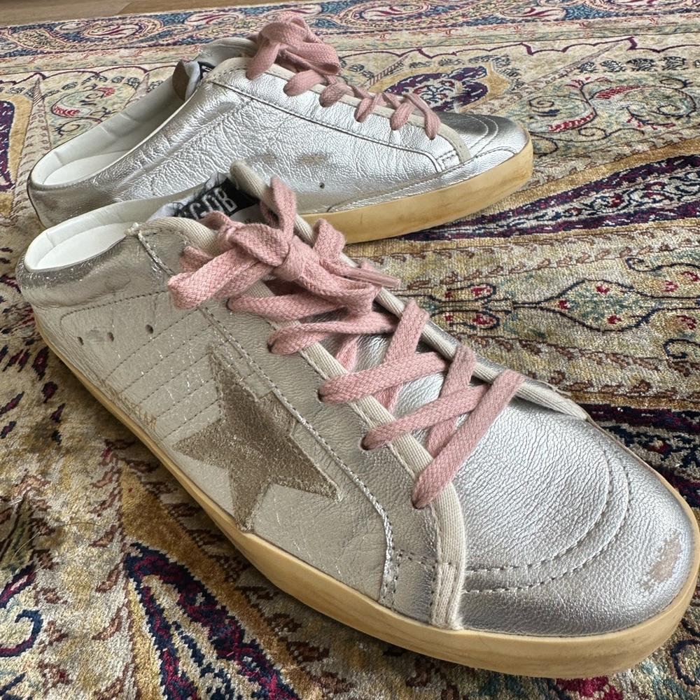 Golden Goose Super-Star Sabot in silver Metallic with pink
